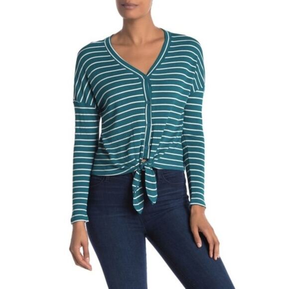 GOOD LUCK GEM Button Thermal Tie Front Top L - Picture 5 of 7